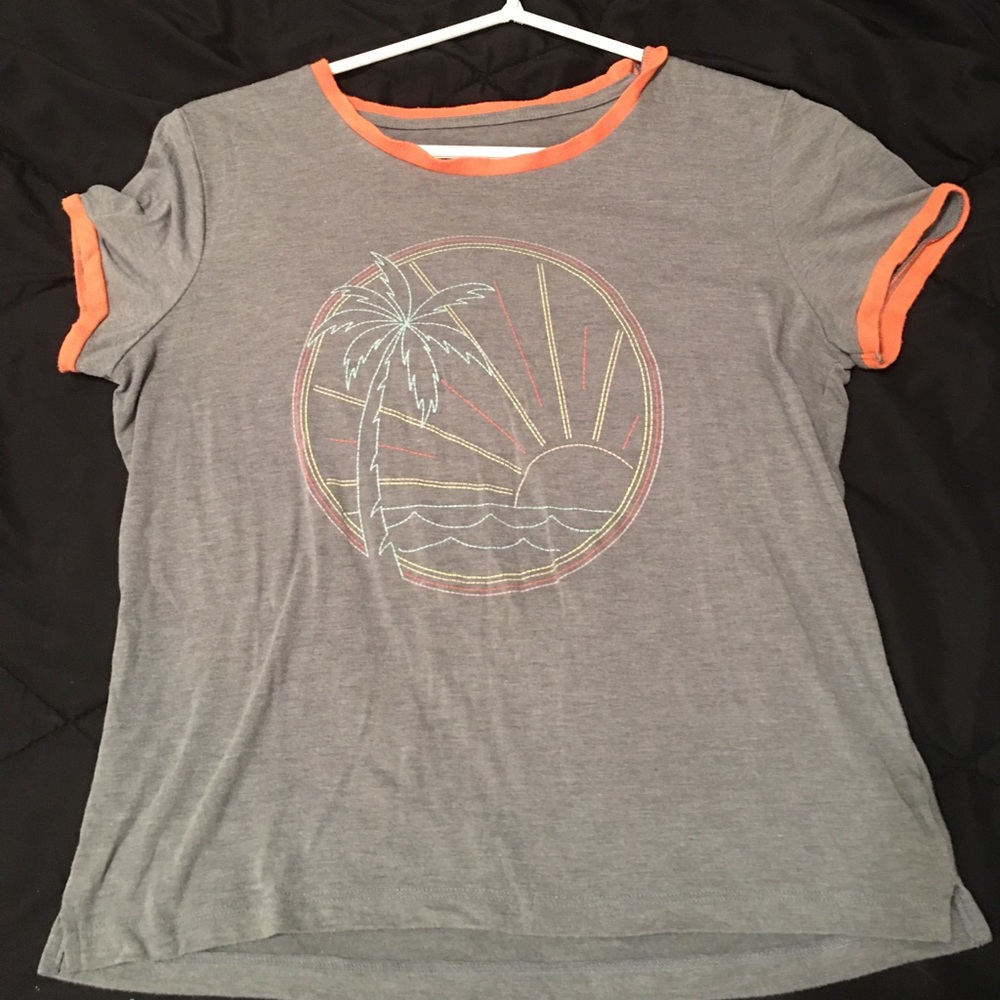 Aeropostale girls tee shirt with beach logo